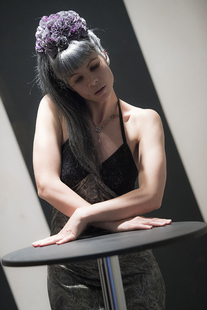 Coiffure : Elizabeth Giry - Modéle Eve Stevens
